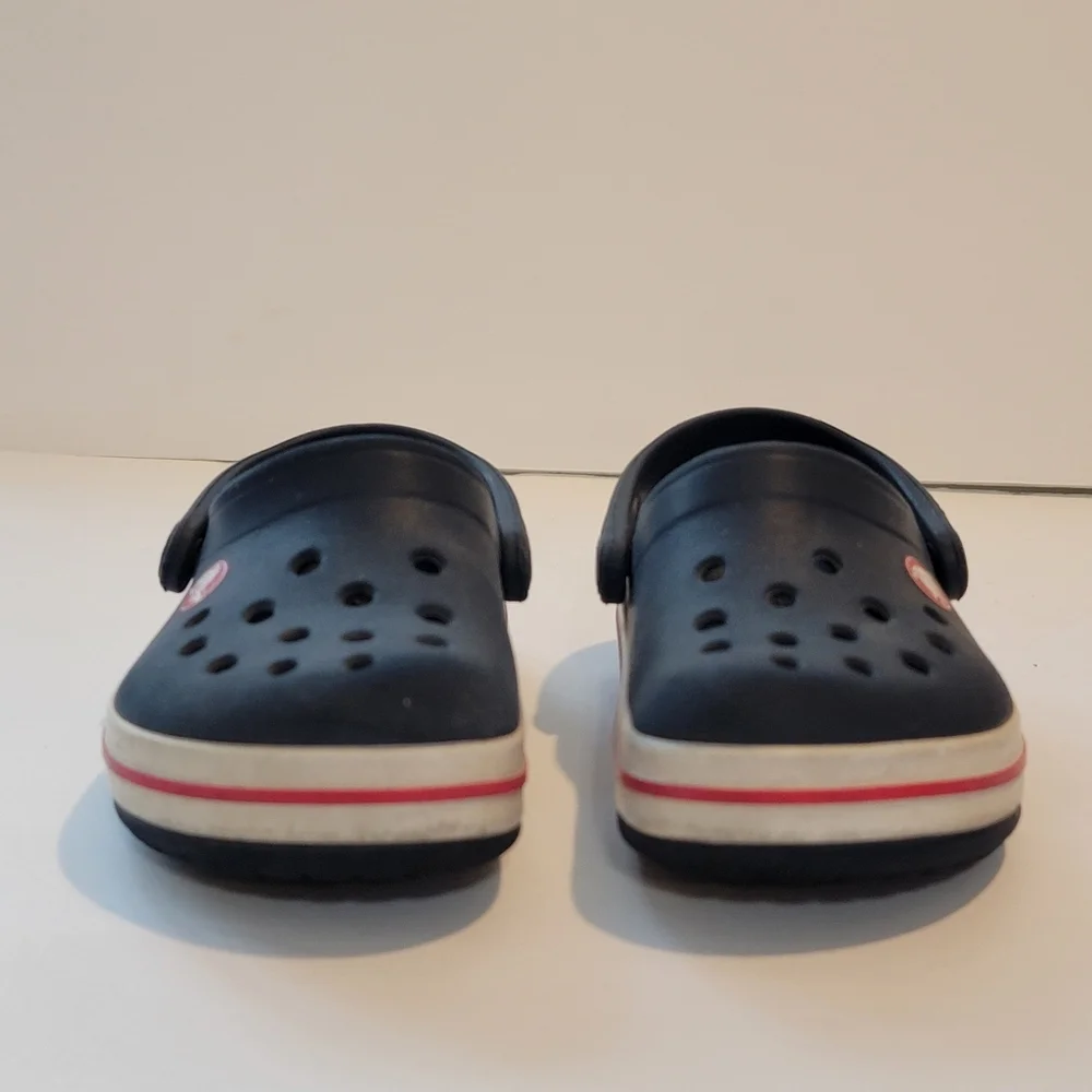 Crocs kids 6 Red white blue crocs kids slides shoes water shoes size 6 C6